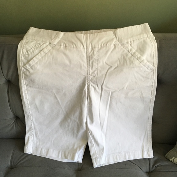 JAG Jeans Classic Fit Shorts - Picture 1 of 5